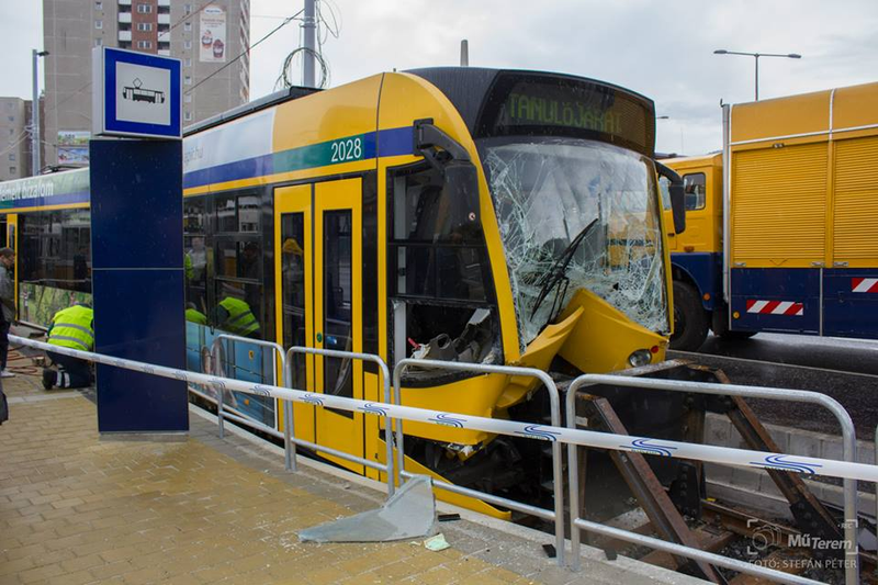 Illustration for article titled The World's Longest Tram Got A Bit Shorter After This Crash